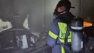 Yangın sonrası evin dış görünümü