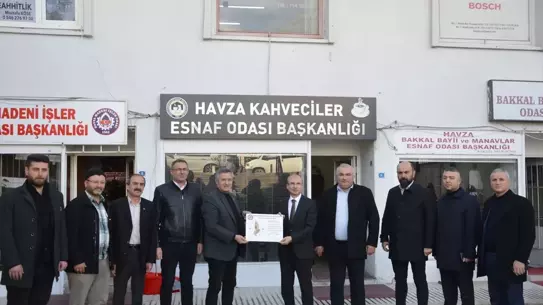Kırcalı Havza’da parti teşkilatıyla görüşüyor
