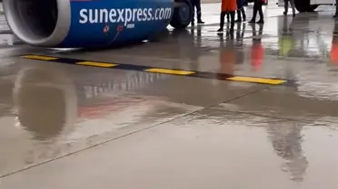 Uçağın kırılmış iniş takımları