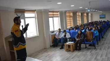 Tatvan’da Öğrencilere Hayati İlk Yardım ve Sağlık Bilinci Eğitimi