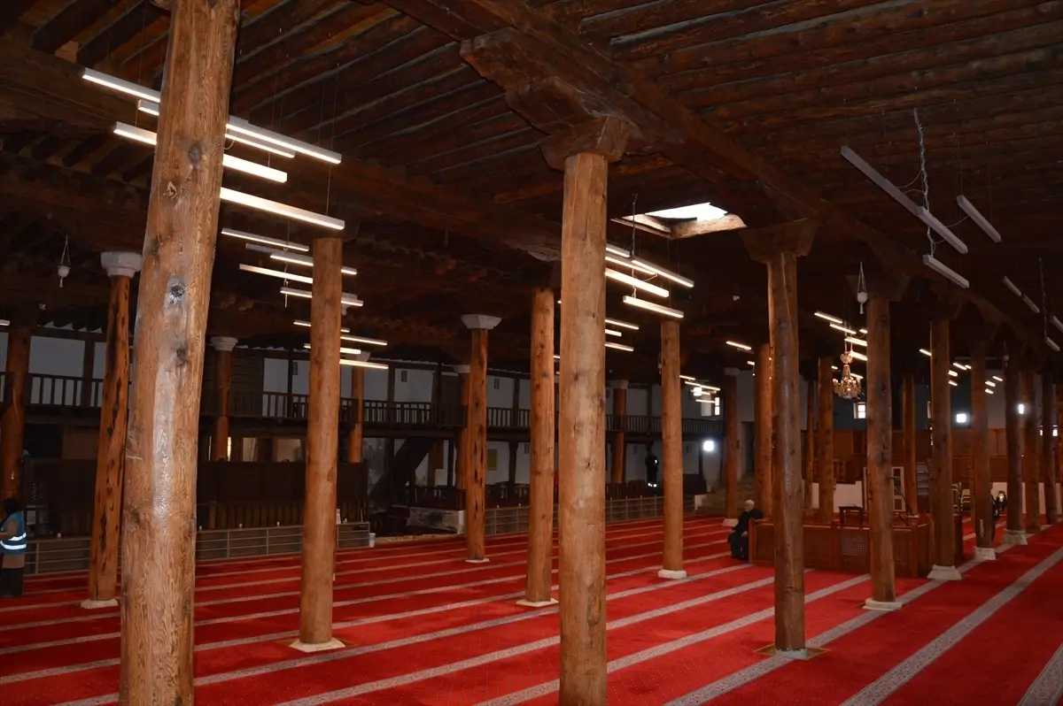 Sivrihisar Ulu Camii Ramazan Hazırlıklarını Tamamladı