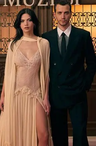 Dizinin tanıtım afişi