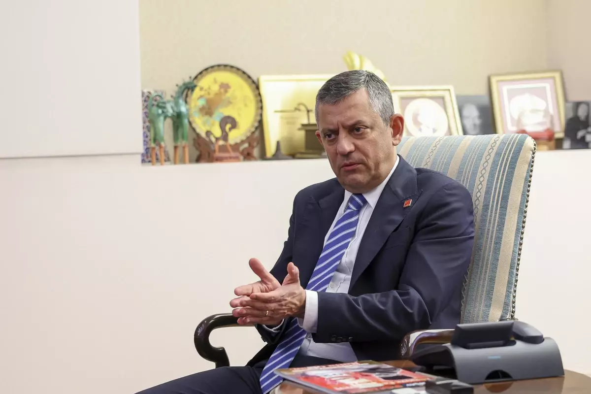 Özgür Özel, Şehit ve Gazi Dernekleri Temsilcileriyle Görüşme Gerçekleştirdi