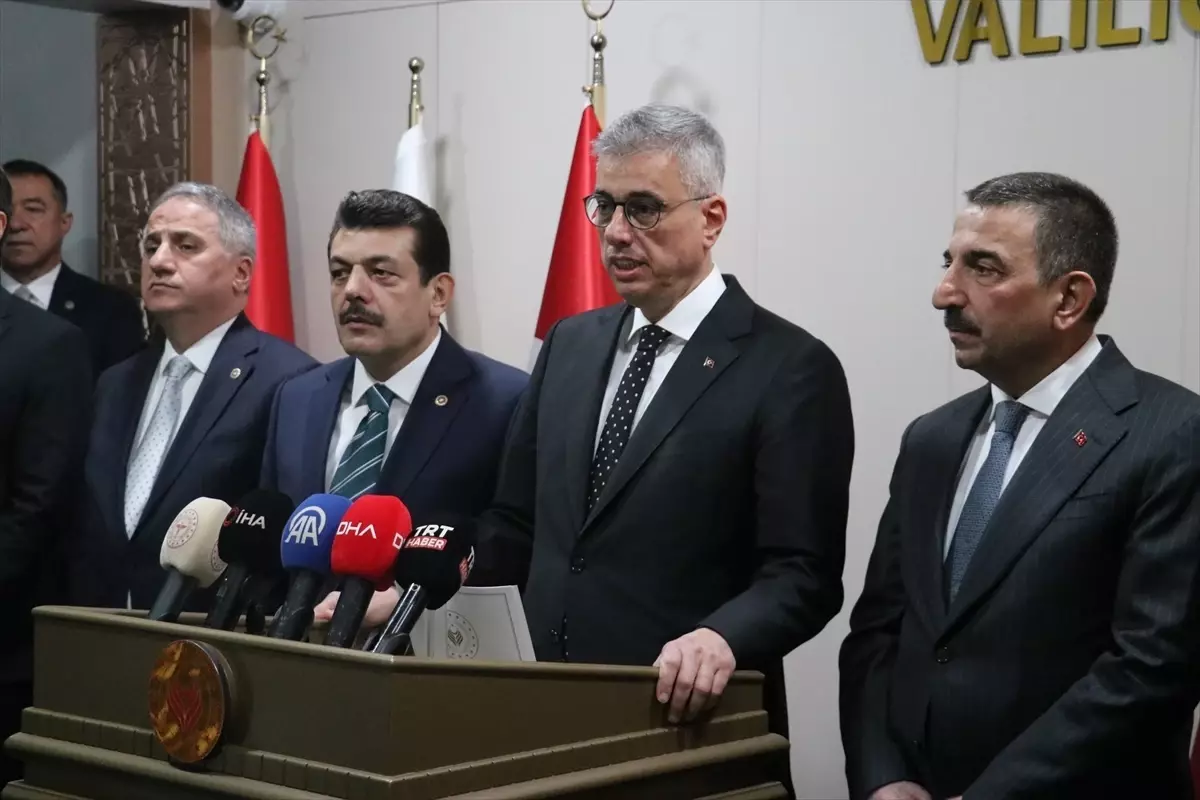 Sağlık Bakanı Memişoğlu, Zonguldak'ta Tıp Fakültesi Sayısındaki Patlamayı Açıklıyor