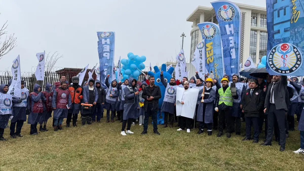 Sağlık Çalışanlarının Atama Sorununa Karşı Sokağa Çıktı: HEP‑SEN’in Eylemi