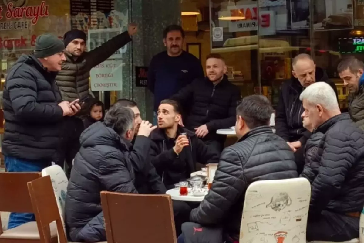 Yunus Akgün, Çocukluk Mahallesinde Belgesel Çekimi İçin Buluştu