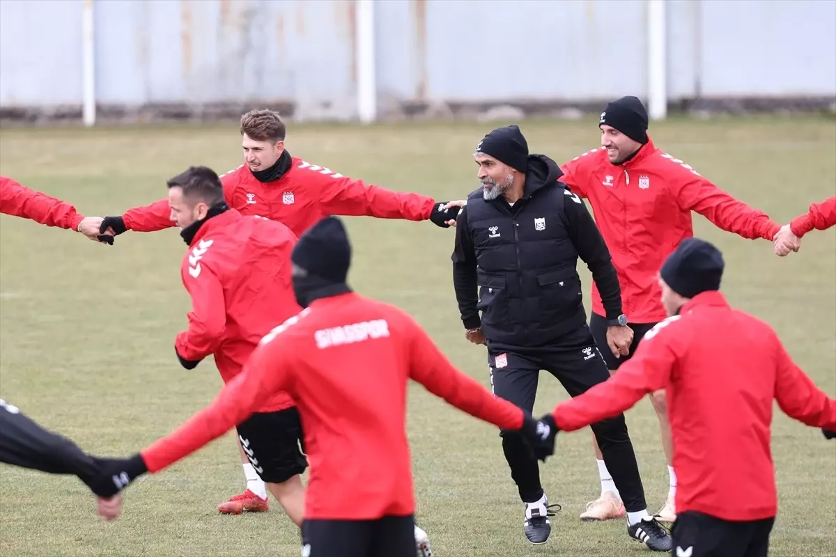 Sivasspor, Vanspor Maçına Hazırlıklarını Tamamladı: Antrenman Rutinleri ve Beklentiler
