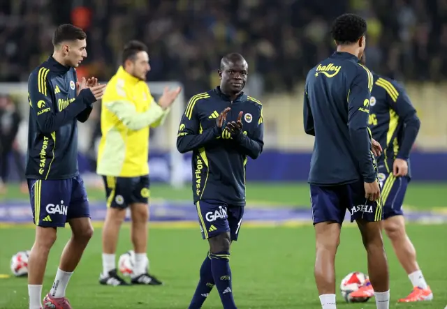 Kante ve diş hekimi sohbet ederken