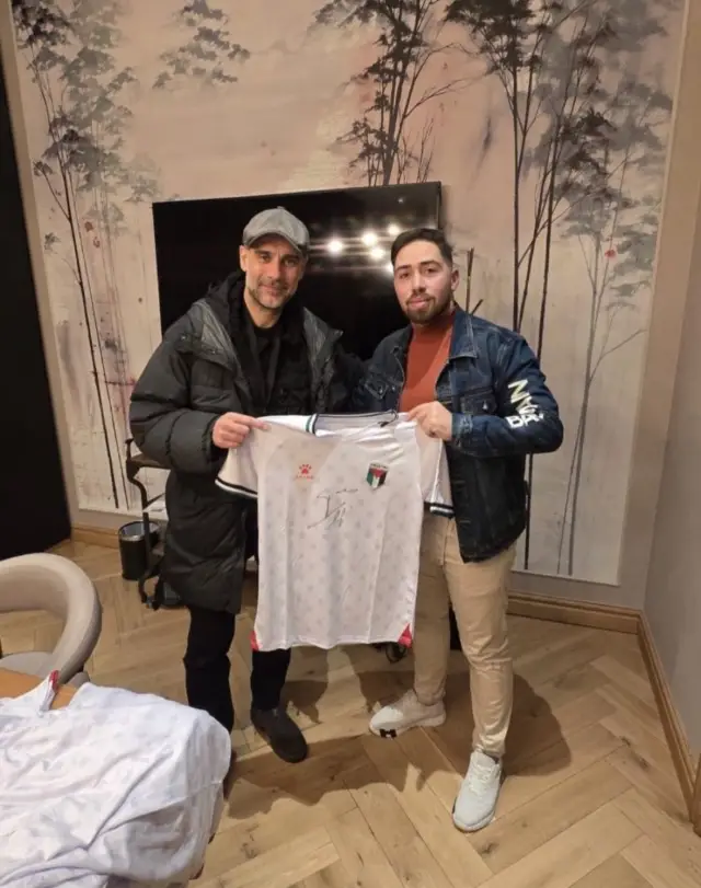 Guardiola ve Gazze ampute futbolcuları