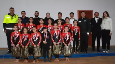 Etkinlikte spor gösterisi