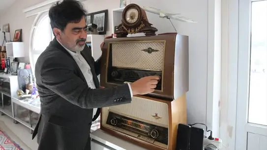 Retro Radyo Tutkunu: Eğitimcinin Geleceğe Taşıdığı Nostalji Koleksiyonu