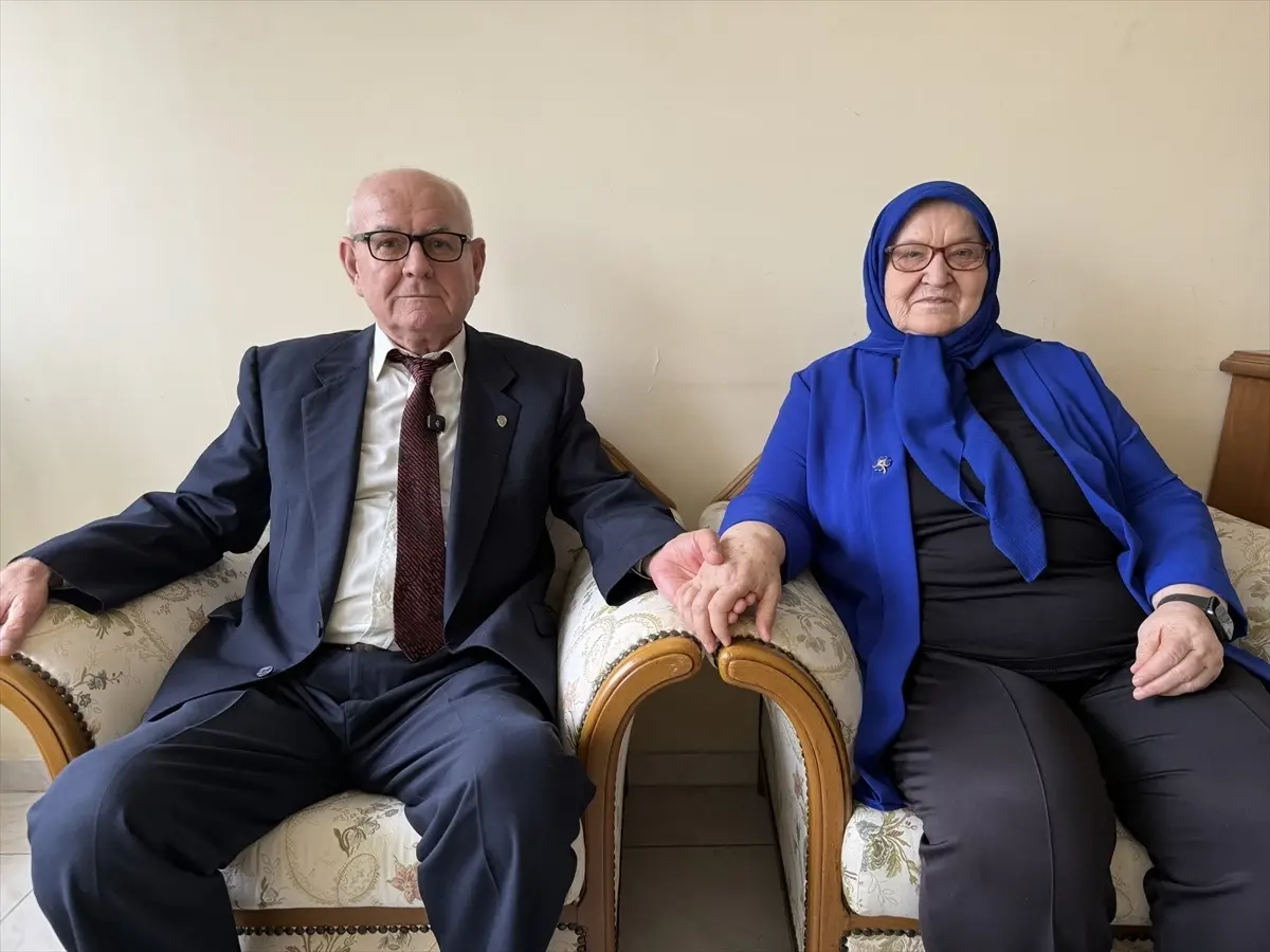 56 Yıllık Sevgi Dolu Yolculuk: Bodur Çifti Huzurevinde Bir Ömür Boyu Birlikte