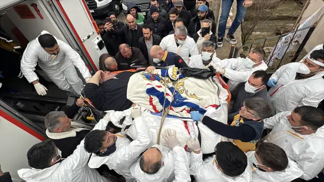 Duvarı kıran ağır hasta