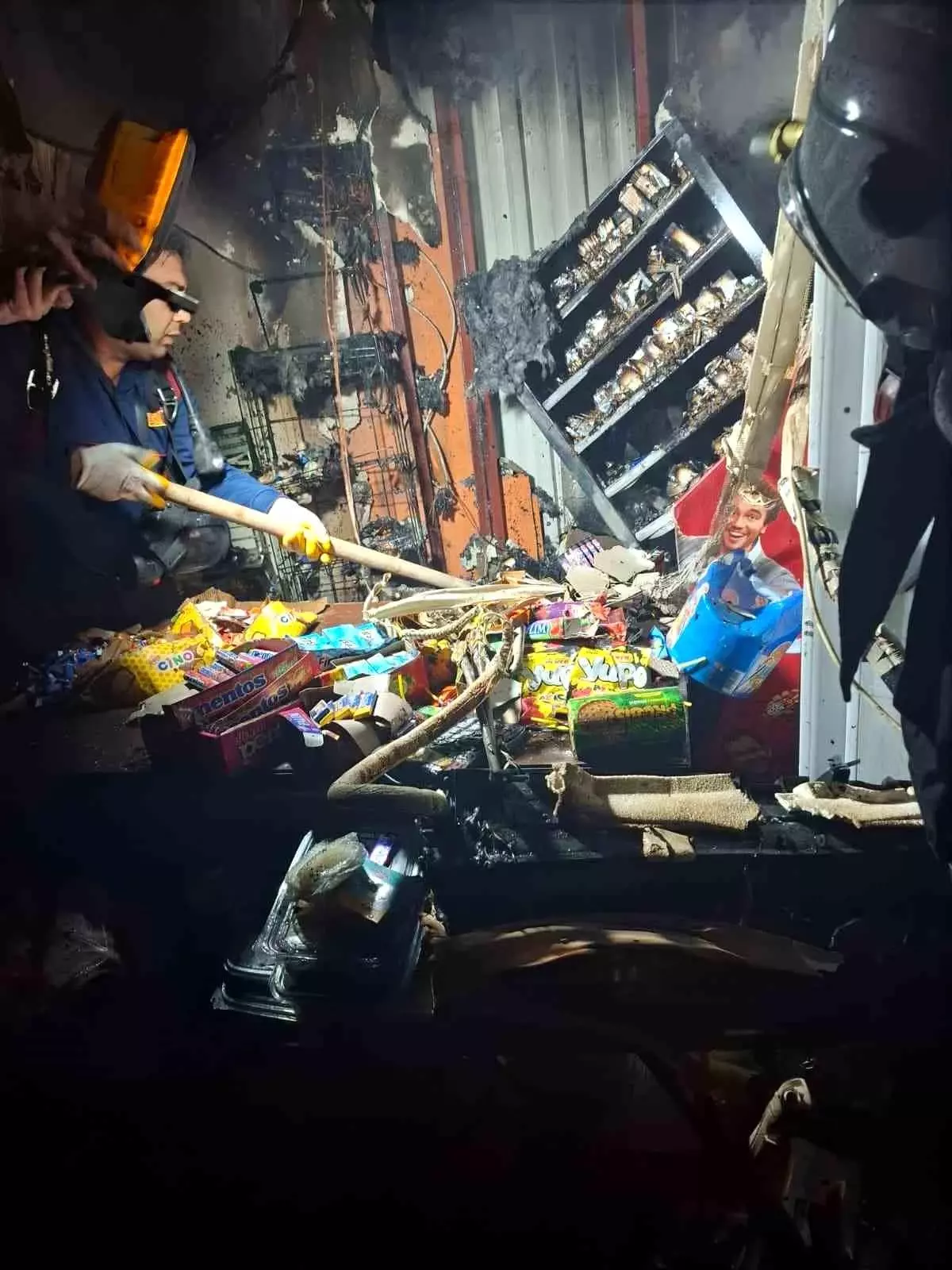 Osmaniye Şirinevler'de Market Yangını Kontrol Altına Alındı