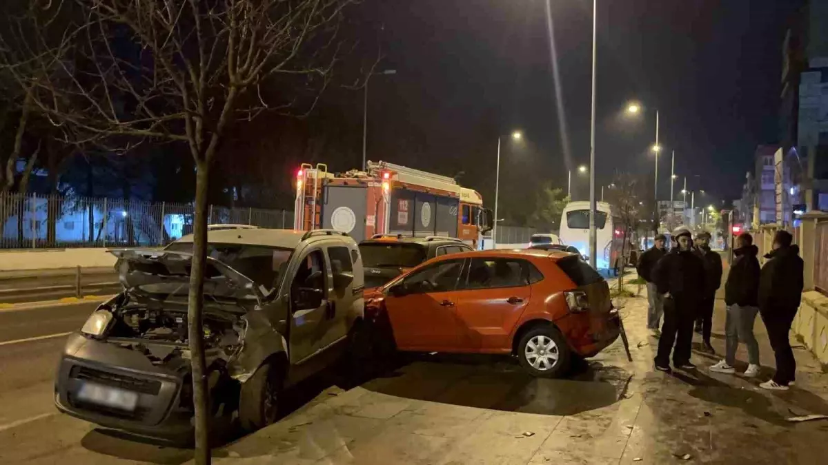 Çorlu’da Gece Saatlerinde Zincirleme Trafik Kazası: 1 Hafif Yaralı