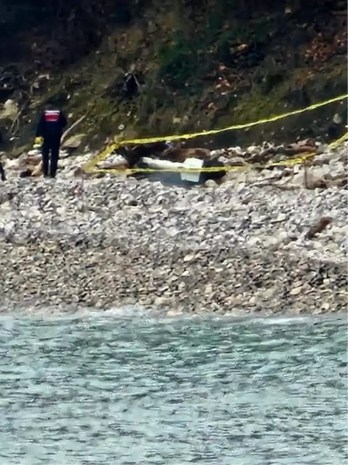 Türkeli Sahilinde Bulunan Gizemli Metal Silindir Jandarmayı Şaşırttı