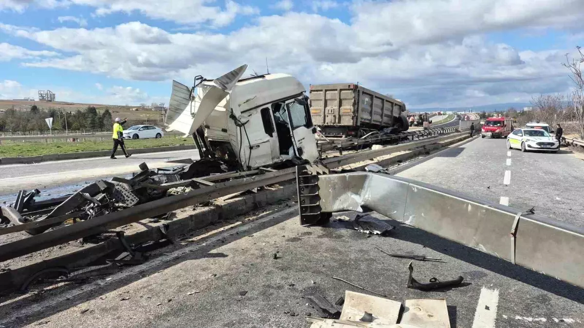 Eskişehir‑Ankara Karayolunda Tır Kazası: Sürücü Yaralı ve Yol Kapatıldı