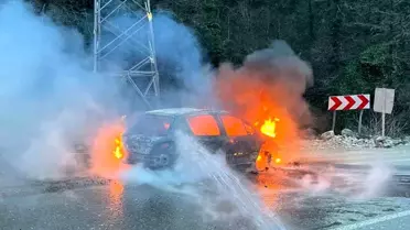 Yangın sonrası söndürülen araç