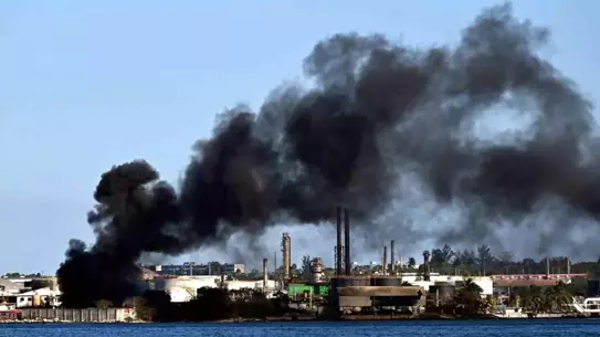 Küba'nın Nico Lopez Rafinerisinde Çıkan Yangın Kontrol Altına Alındı