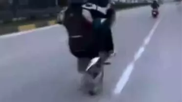 Motosikletin önünü kaldırdığı an