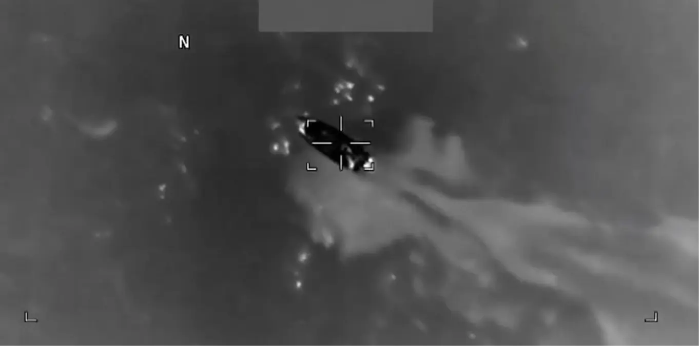 ABD Donanması, Karayipler’de Uyuşturucu Kaçakçısı Tekneyi Vurdu