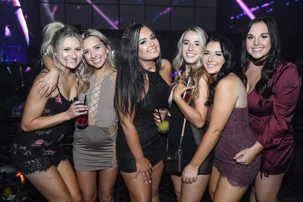 Rusya’da Sevgililer Günü’nde Kiralık Erkek Arkadaş Fenomeni