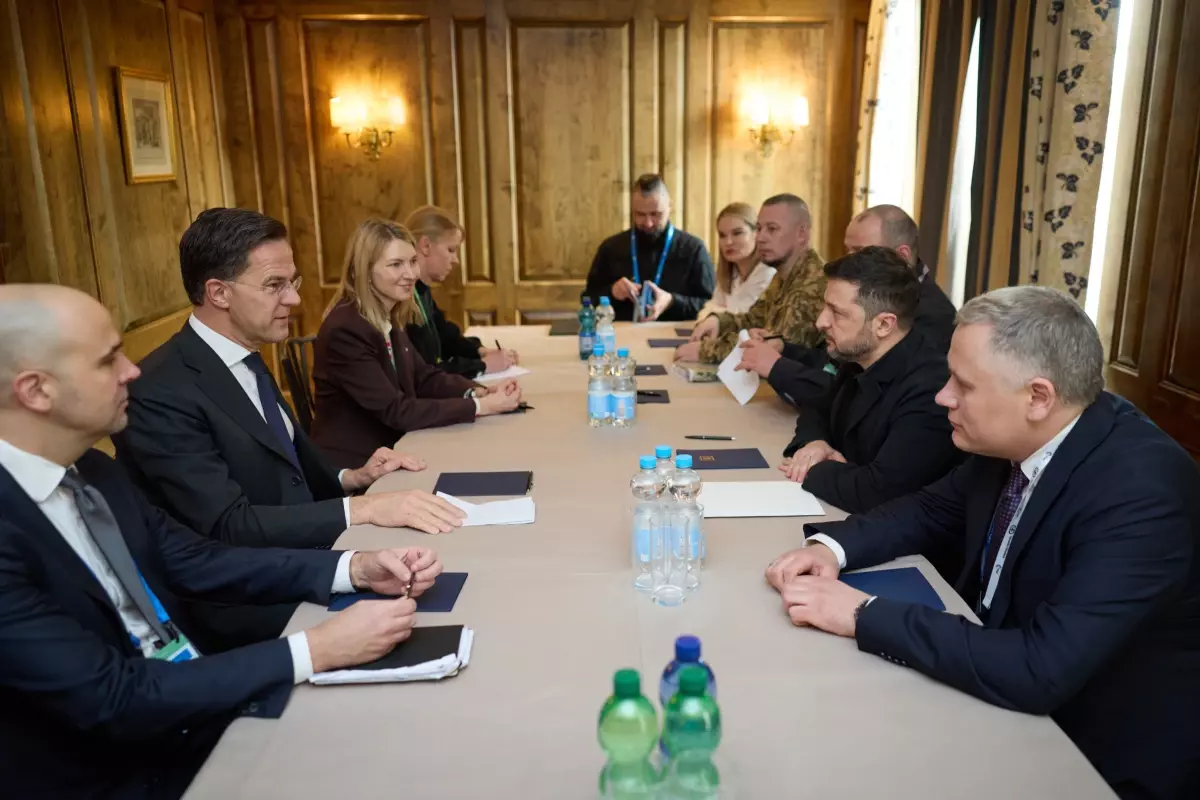 Zelenskiy ve Rutte, NATO İşbirliği Çerçevesinde Stratejik Görüşme Gerçekleştirdi