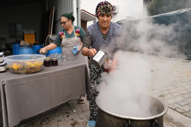Şurubun odun ateşinde kaynatıldığı ocak