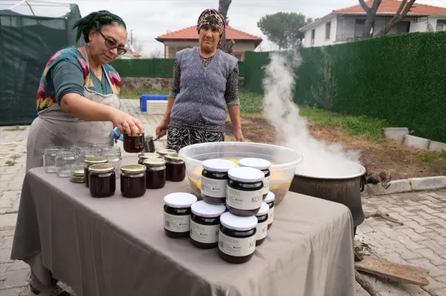 Şişelenmiş kozalak şurubu