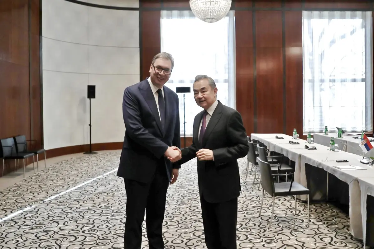 Wang Yi ve Vučić, Balkan‑Avrasya İşbirliğini Güçlendirme Yolunda Görüştü