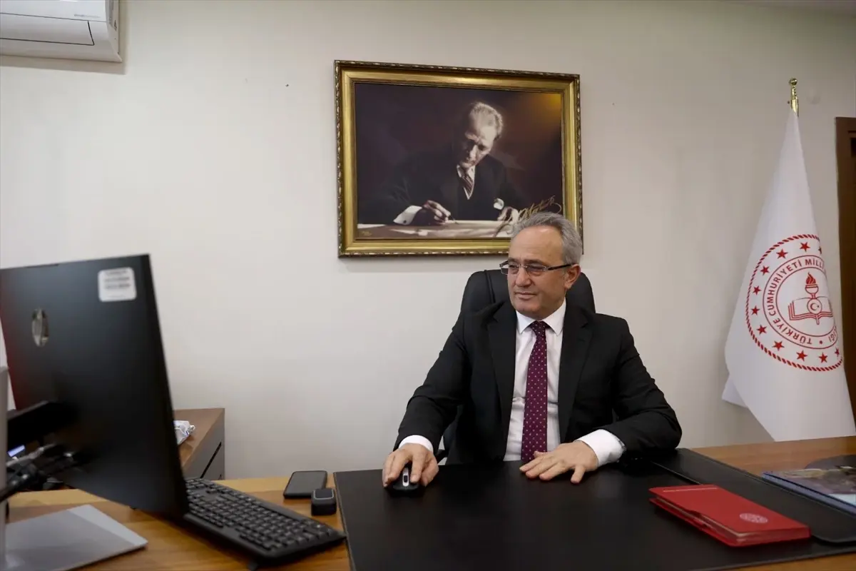 Edirne Milli Eğitim Müdürü Alireisoğlu, AA’nın Yılın Kareleri Yarışmasında Oy Kullanımını Tamamladı