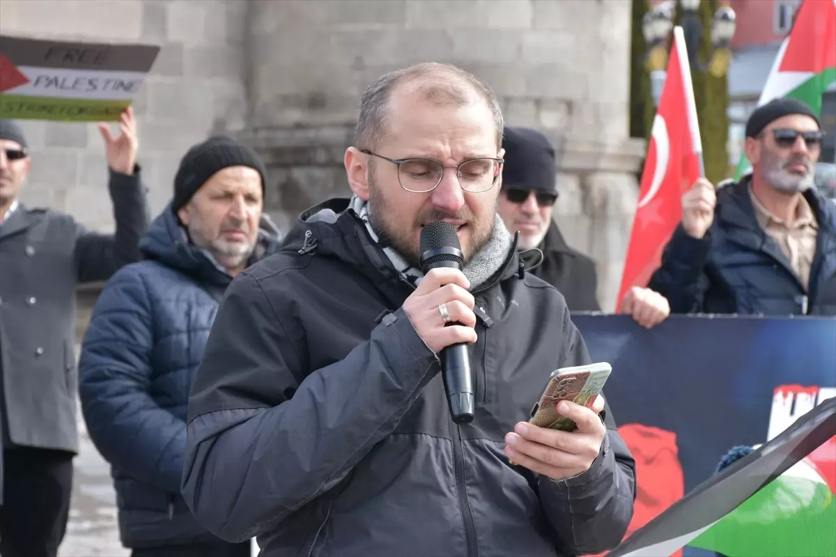Erzurum'da Sağlık Çalışanları Gazze İçin 118. Sessiz Yürüyüşünü Gerçekleştirdi
