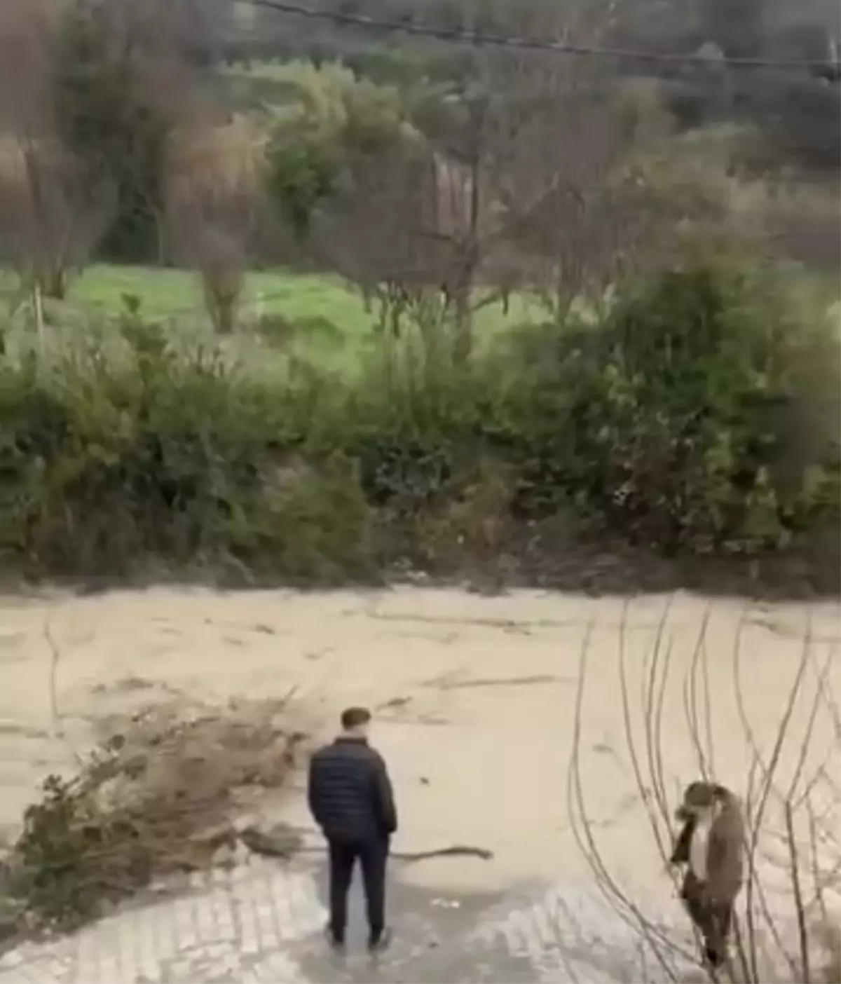 Hatay’da Şiddetli Yağışların Yol Açtığı Sel Felaketi: Defne ve Samandağ’da Acil Durum