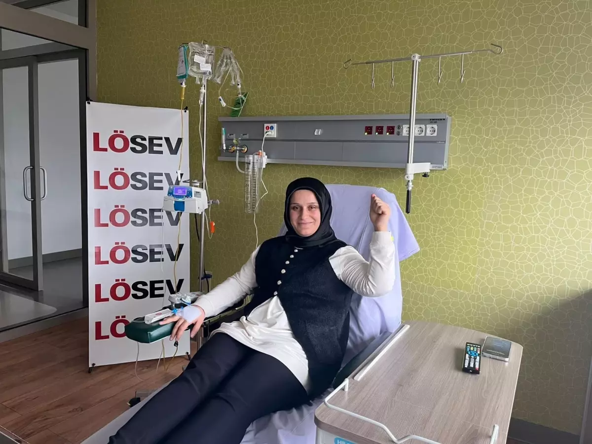 LÖSEV, Meme Kanseriyle Mücadele Eden Zeynep'in Tedavisine Destek Oluyor