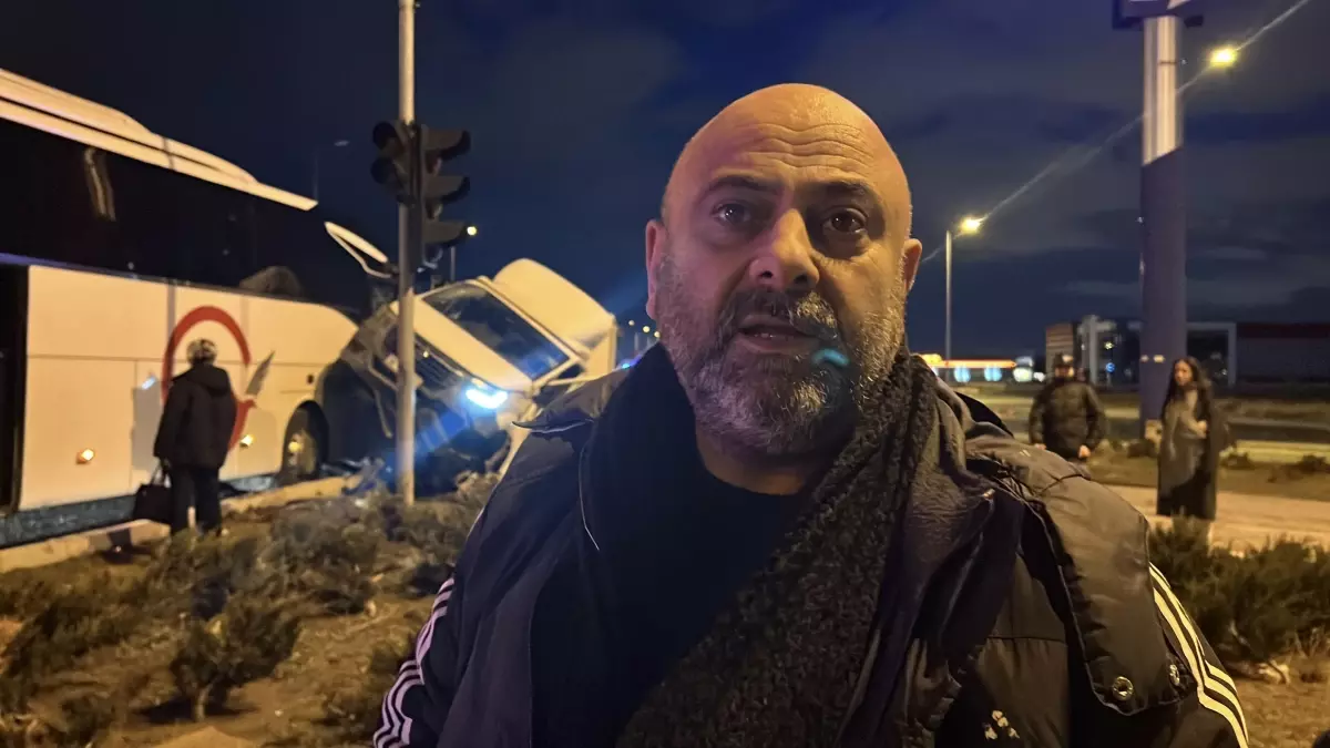 Kayseri'de Yolcu Otobüsü ve Kamyonet Çarpışması: 5 Yaralı