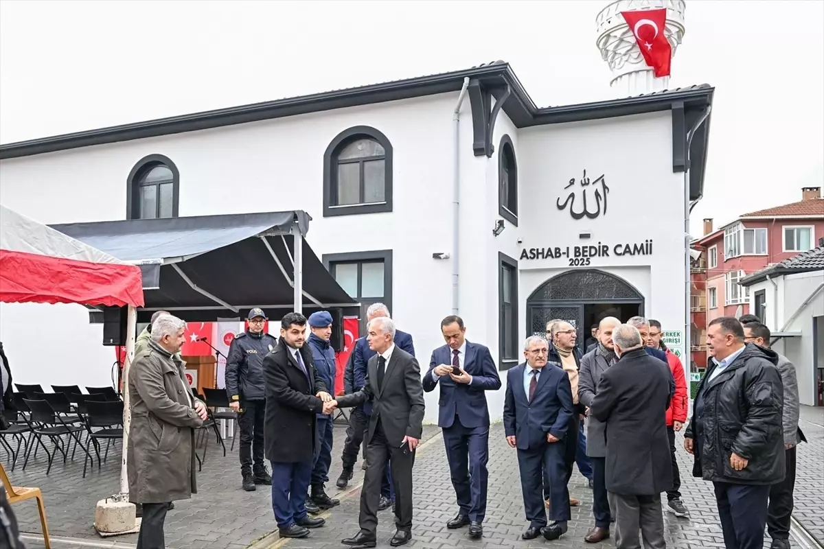 Lüleburgaz’da Selçuklu Tarzı Ashab-ı Bedir Camii Açıldı