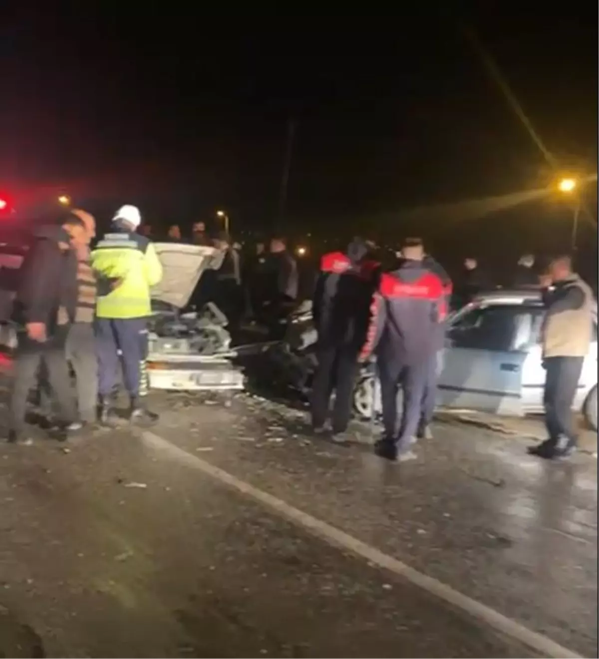 Osmaniye'nin Düziçi İlçesinde İki Araç Çarpıştı: 4 Yaralı