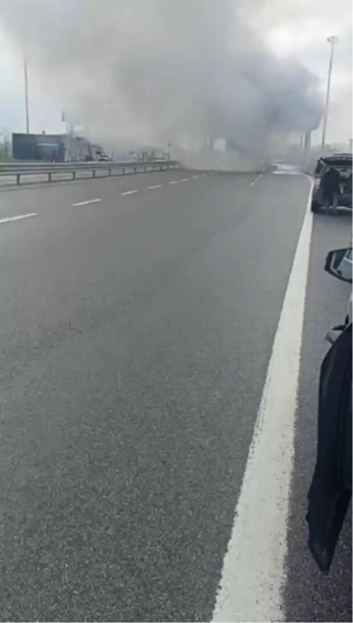 Sakarya Otoyolunda Üzücü Kaza: 25 Yaşındaki Sürücü Hayatını Kaybetti