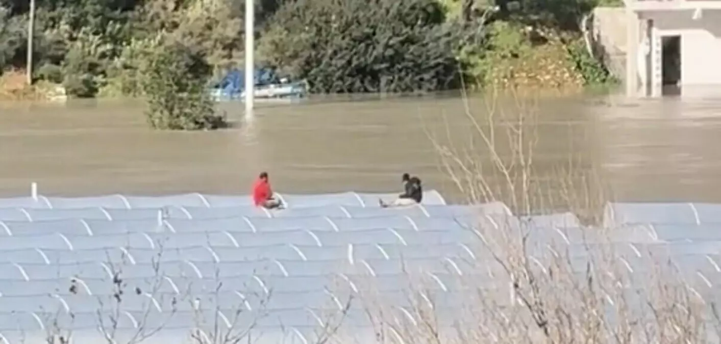 Seydikemer’de Şiddetli Sel: 2 Kişi Kurtarıldı, 30 Ev Su Altında