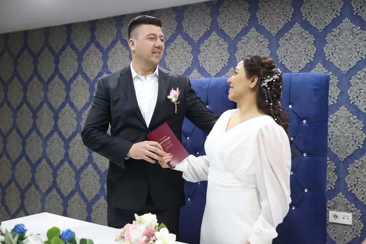 Trakya'da Sevgililer Günü'nü Aşk Dolu 68 Nikahla Kutladı