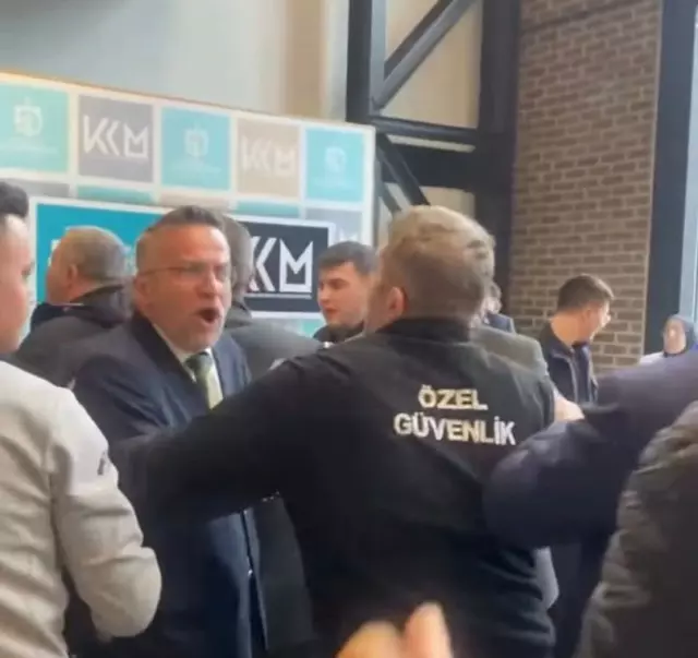 Meclis üyelerinin tartışması