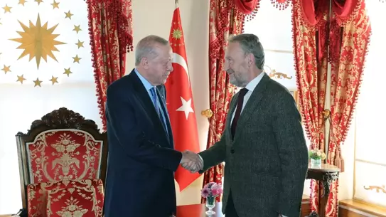 Erdoğan ve İzzetbegoviç el sıkışması