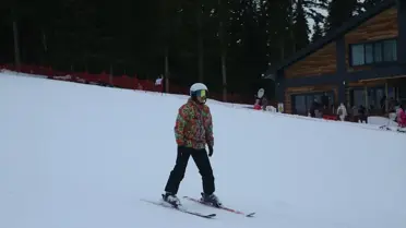 İlgaz Dağı Yurduntepe Kayak Merkezi’nde Kış Coşkusu Zirveye Çıkıyor