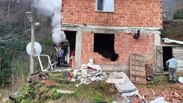 Samsun Salıpazarı'nda Ev Yangını: Mahalle Halkı Hızlı Müdahale Etti