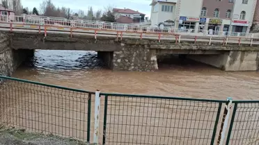 Tecer Irmağı'nda yükselen su akışı