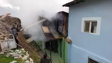 Çemişgezek'te Tek Katlı Evde Çıkan Yangın Kontrol Altına Alındı