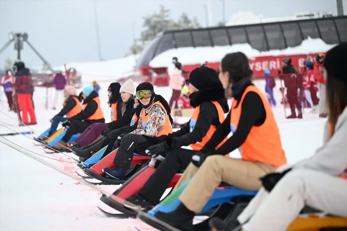 Erciyes Dağında Kış Coşkusu: Çiftler Arası Kızak Yarışı Şampiyonu Murat ve Güneş Aktuğ