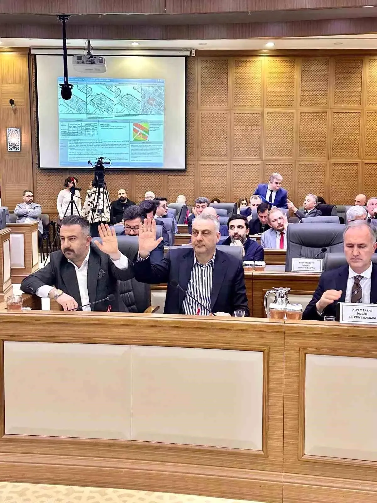 Kahraman'dan Deprem Yıl Dönümünde Sert Yanıt