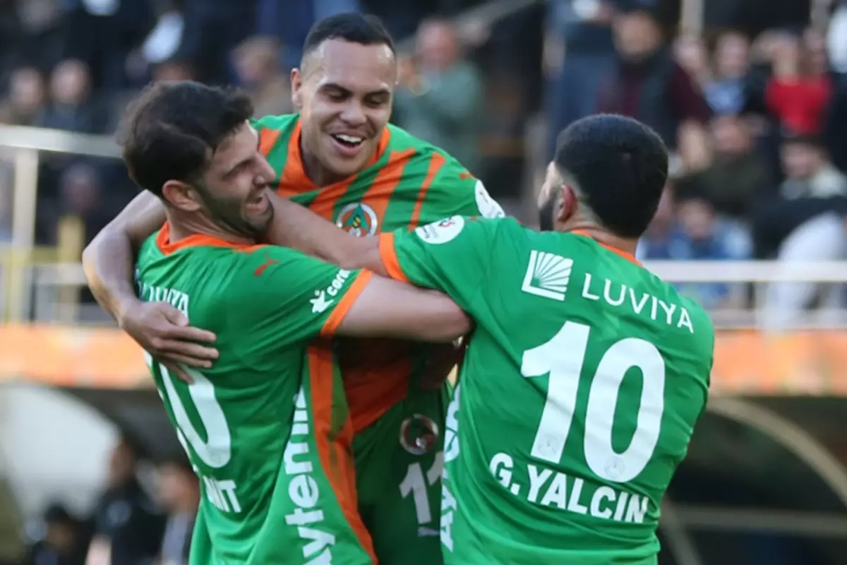 Alanyaspor, Konyaspor'u 2-1 Yenerek Galibiyet Serisini Başlattı