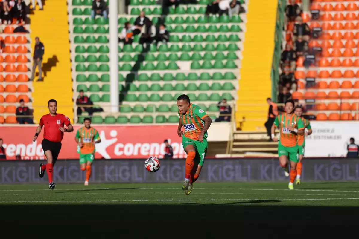 Alanyaspor, Konyaspor'u 2-1 Yenerek Önemli Üç Puanı Kapılandırdı
